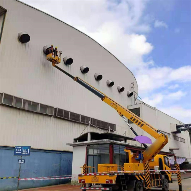 盘县高空作业车出租服务：专业广告牌安装解决方案