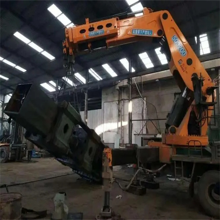 盘县130吨折臂吊车出租吊机租赁附近电话